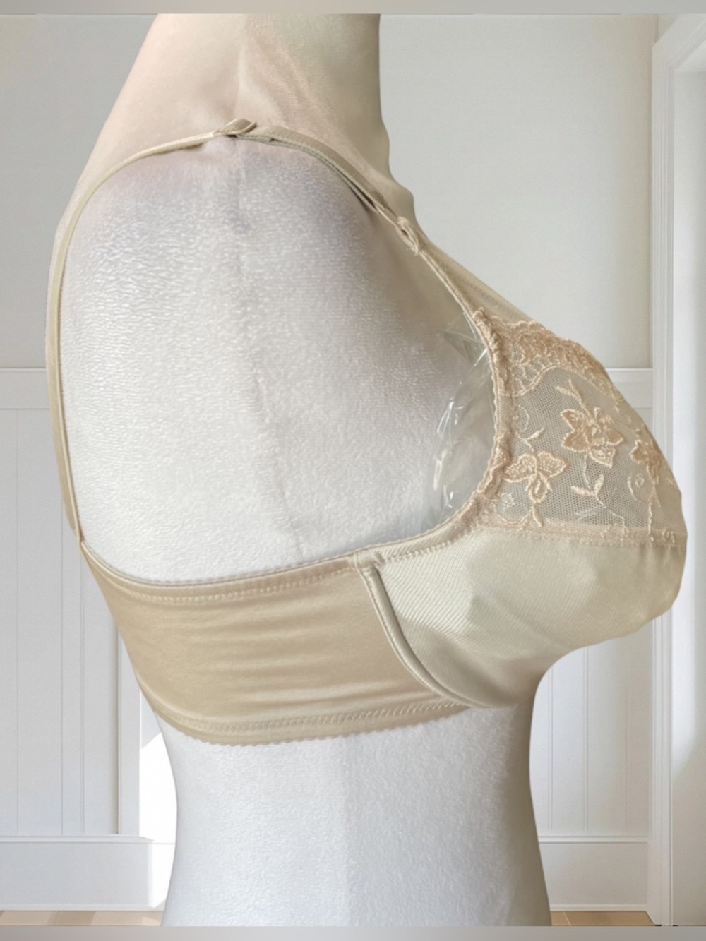 WACOAL Women's 36D Cream Beige Embrace Lace Unlined Underwire Bra 85711 - Picture 3 of 9